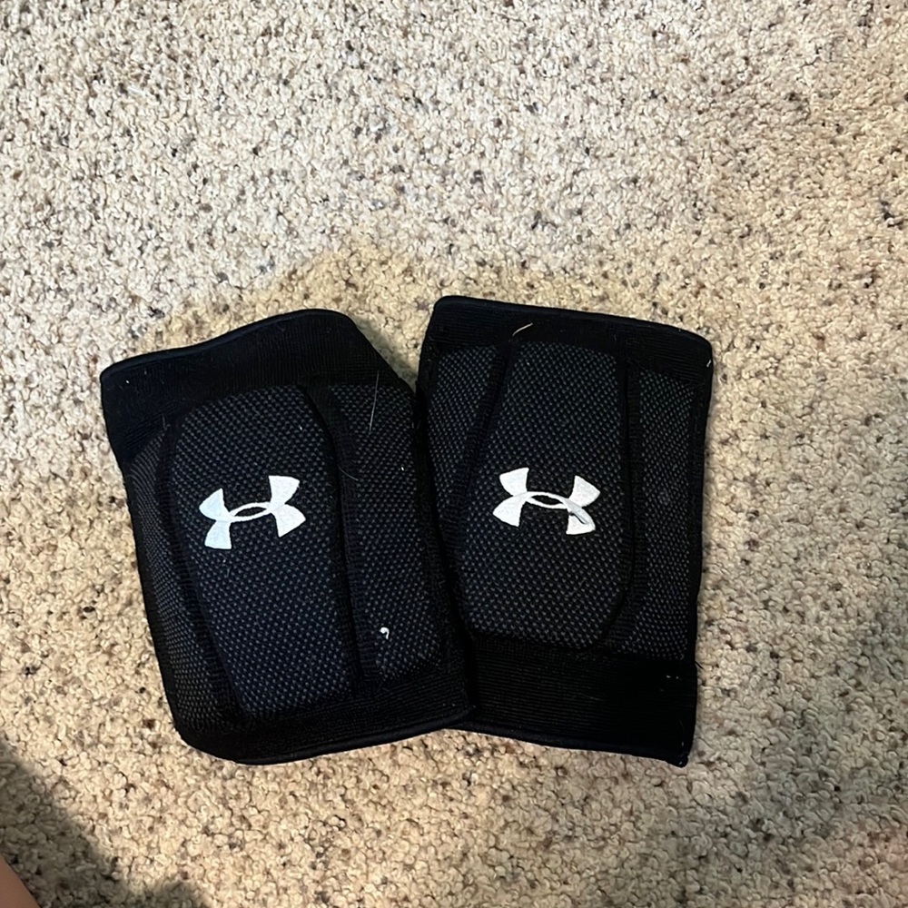 Under Armor Knee Pads